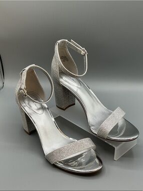 Bandolino Armory Silver Glitter, Ankle-Strap Block Heels, size 7.5 NEW